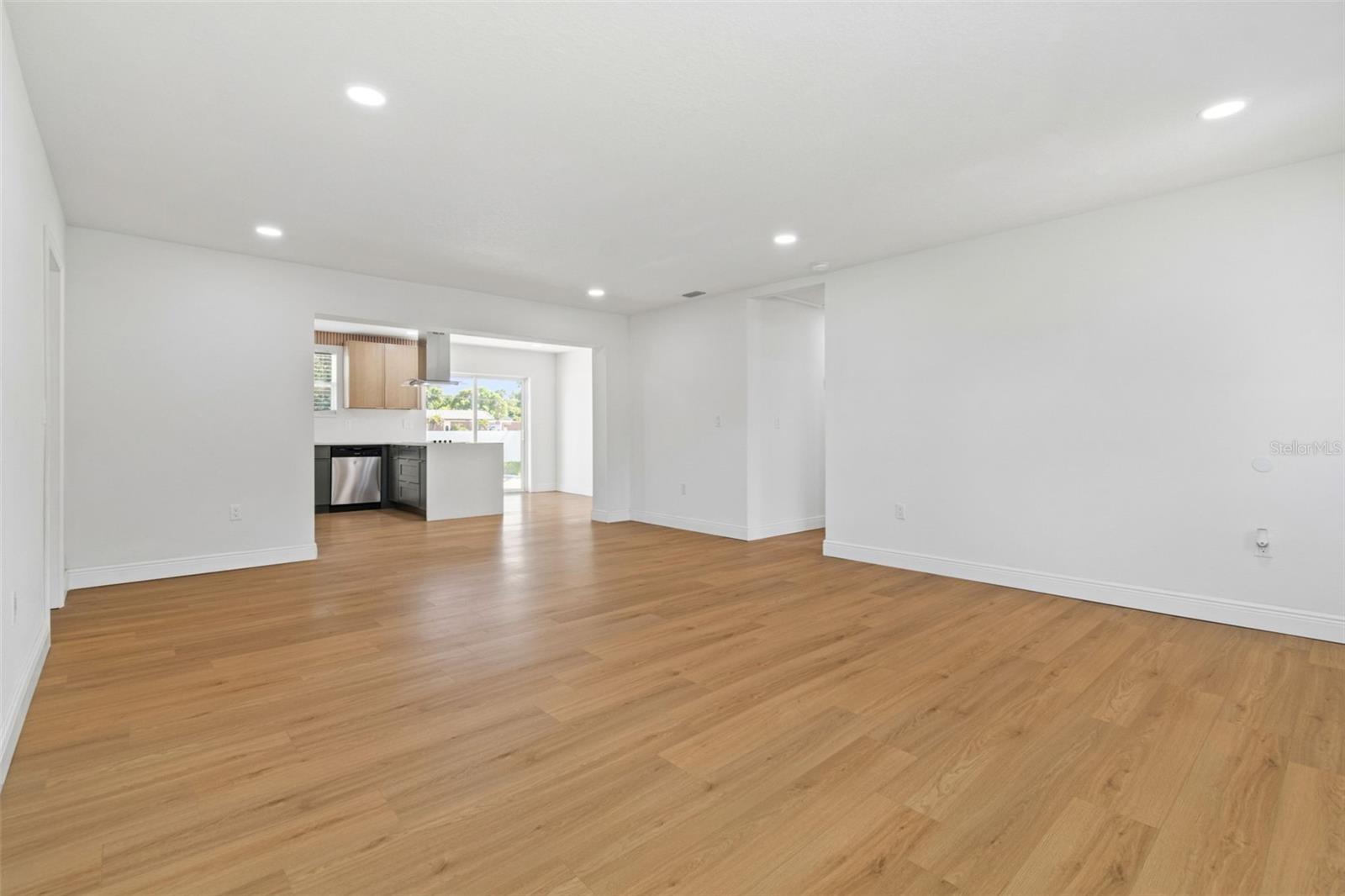 WELLSWOOD ESTATES UNIT 3 - Residential