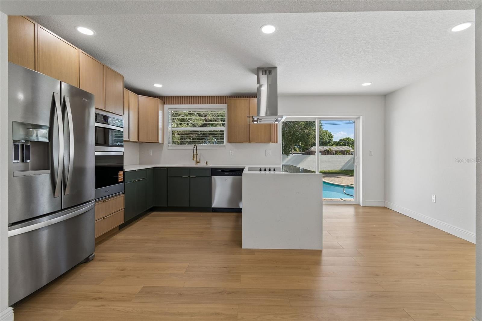 WELLSWOOD ESTATES UNIT 3 - Residential