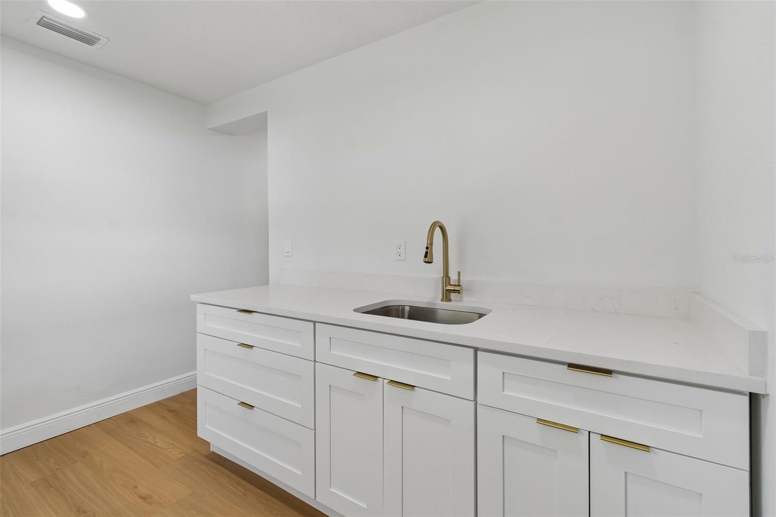 WELLSWOOD ESTATES UNIT 3 - Residential