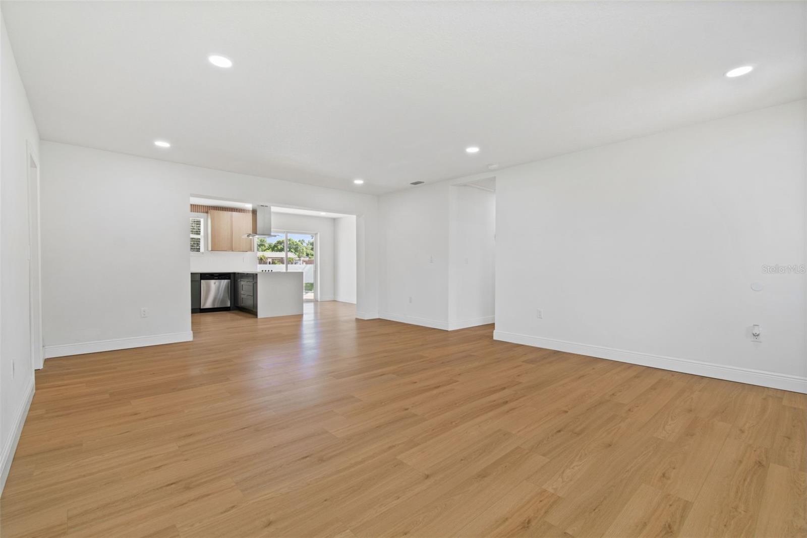 WELLSWOOD ESTATES UNIT 3 - Residential