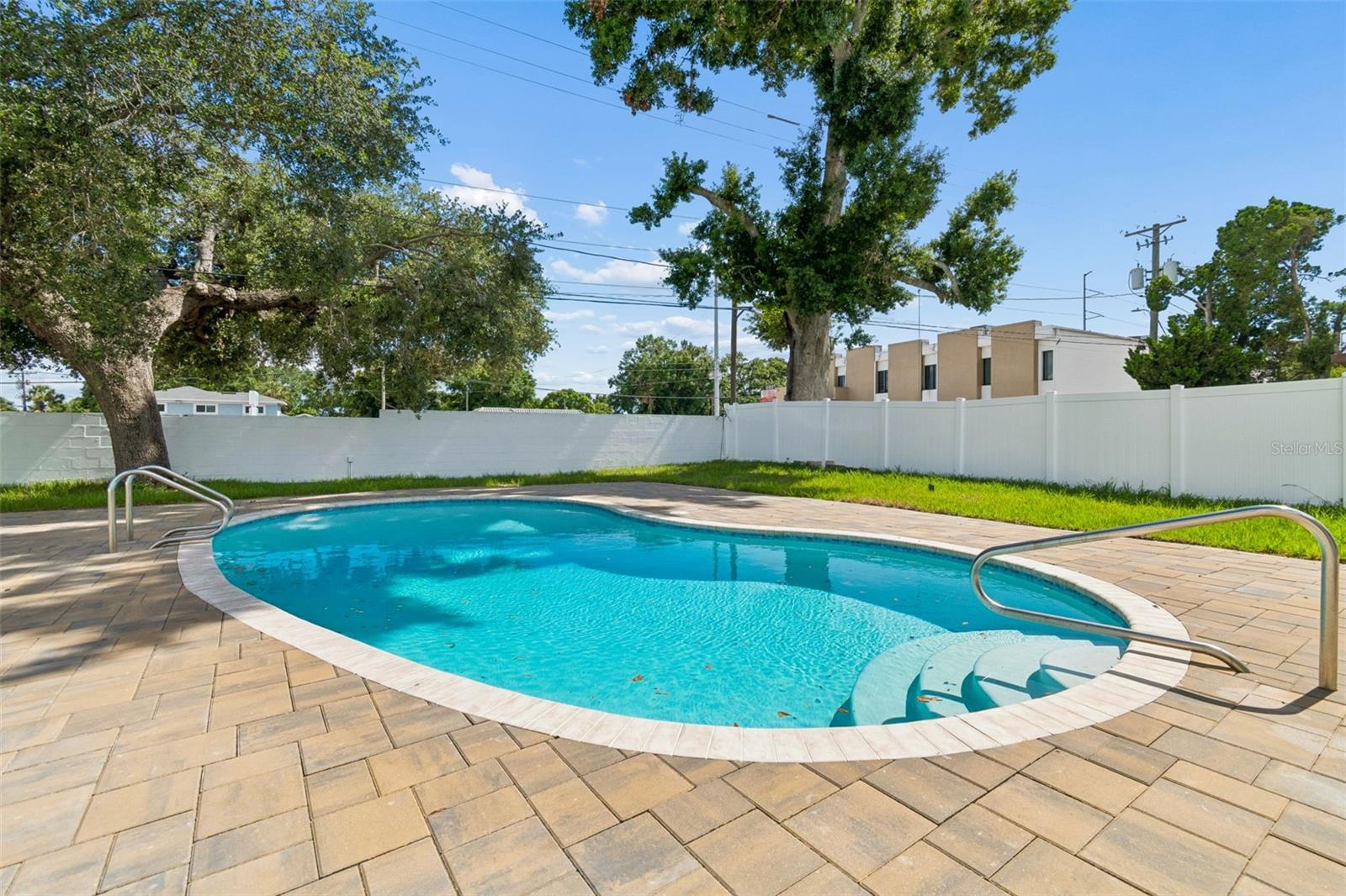 WELLSWOOD ESTATES UNIT 3 - Residential