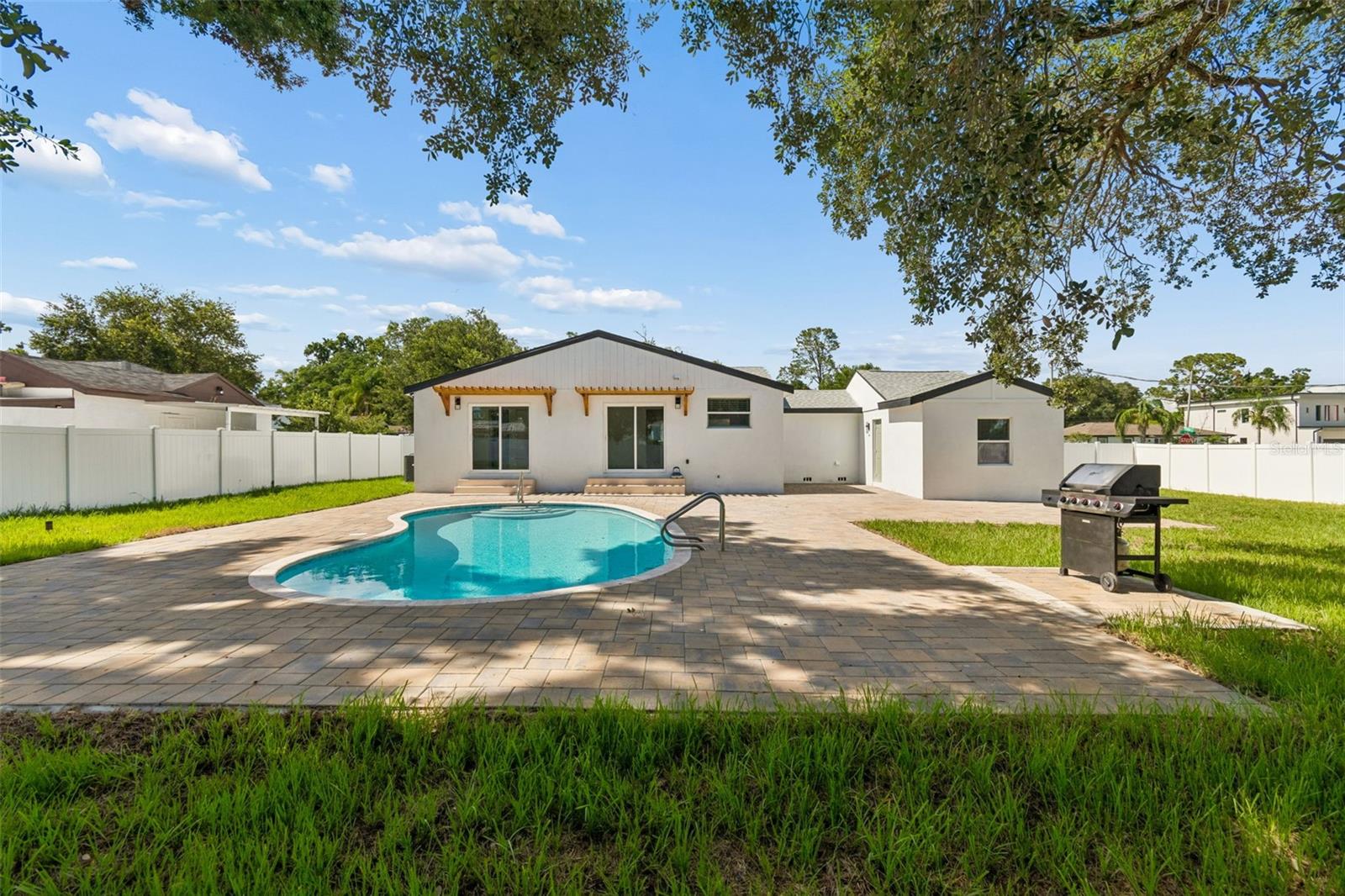 WELLSWOOD ESTATES UNIT 3 - Residential