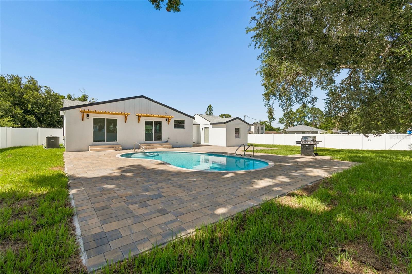 WELLSWOOD ESTATES UNIT 3 - Residential