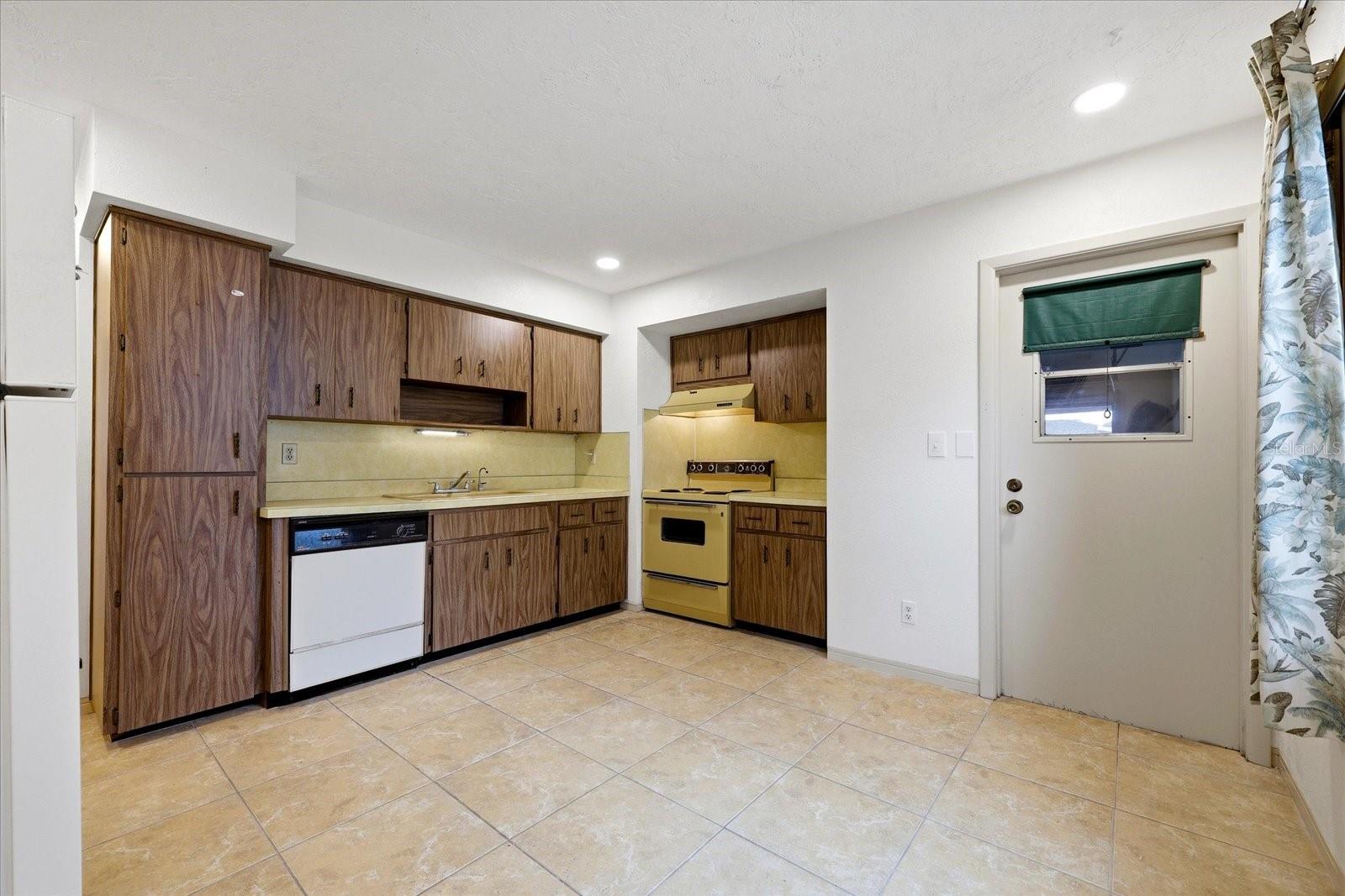 CENTRAL AVE HOMES 1ST ADD - Residential