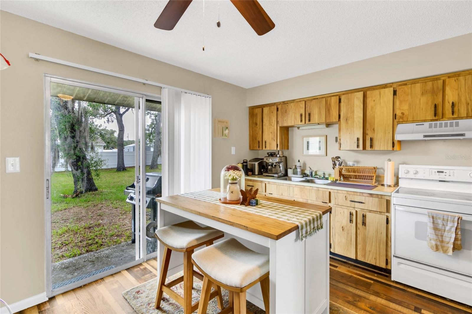 SPRING HILL - Residential