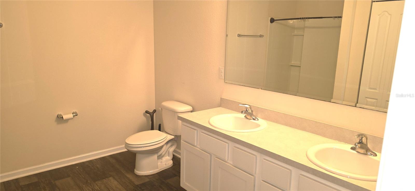 GRAND RESERVE AND GOLF CLUB - Residential Lease