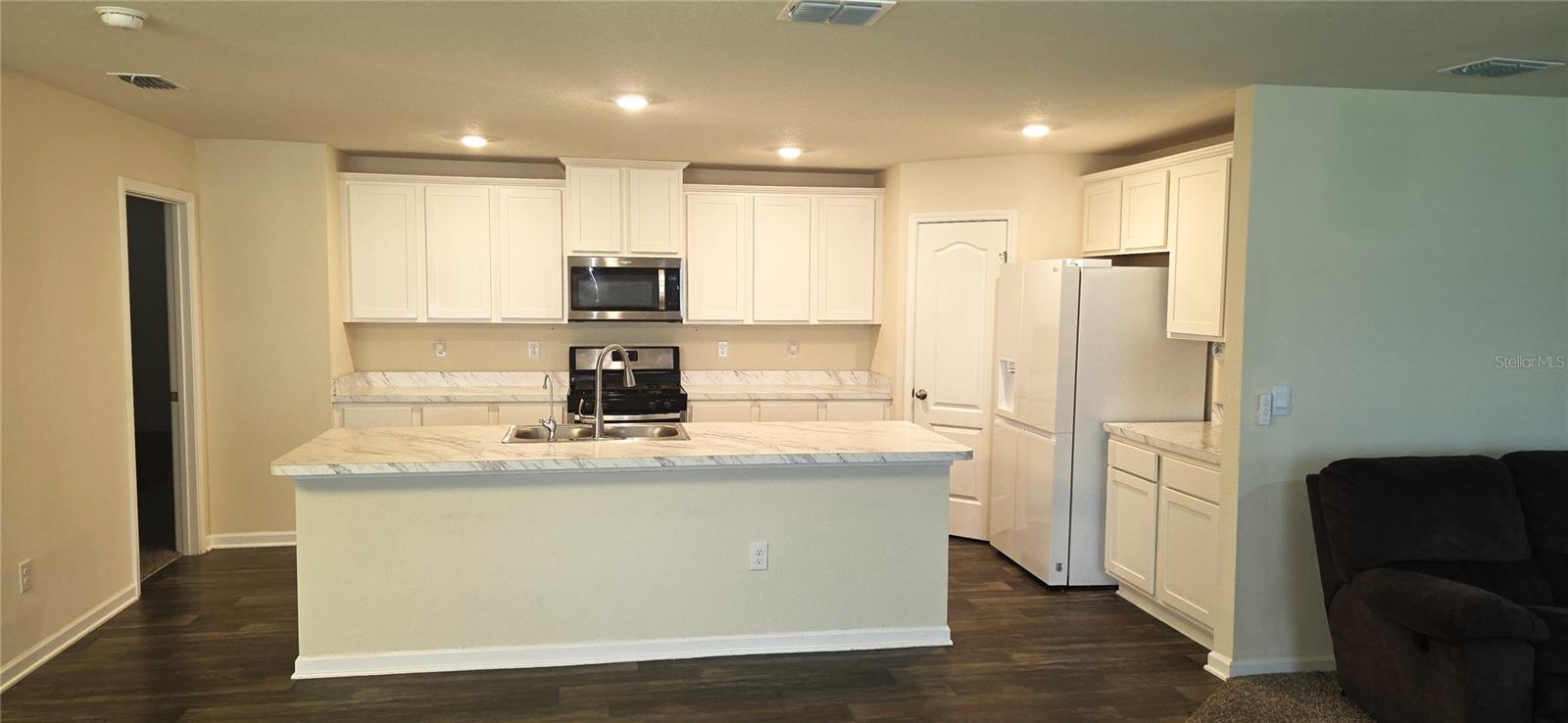 GRAND RESERVE AND GOLF CLUB - Residential Lease
