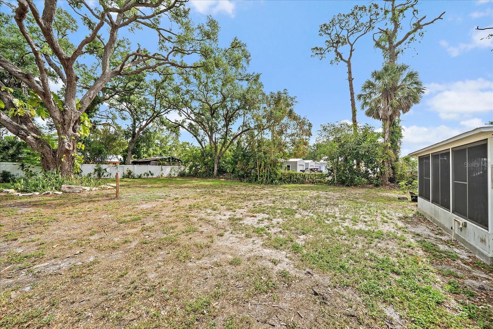 HOLIDAY HEIGHTS - Residential