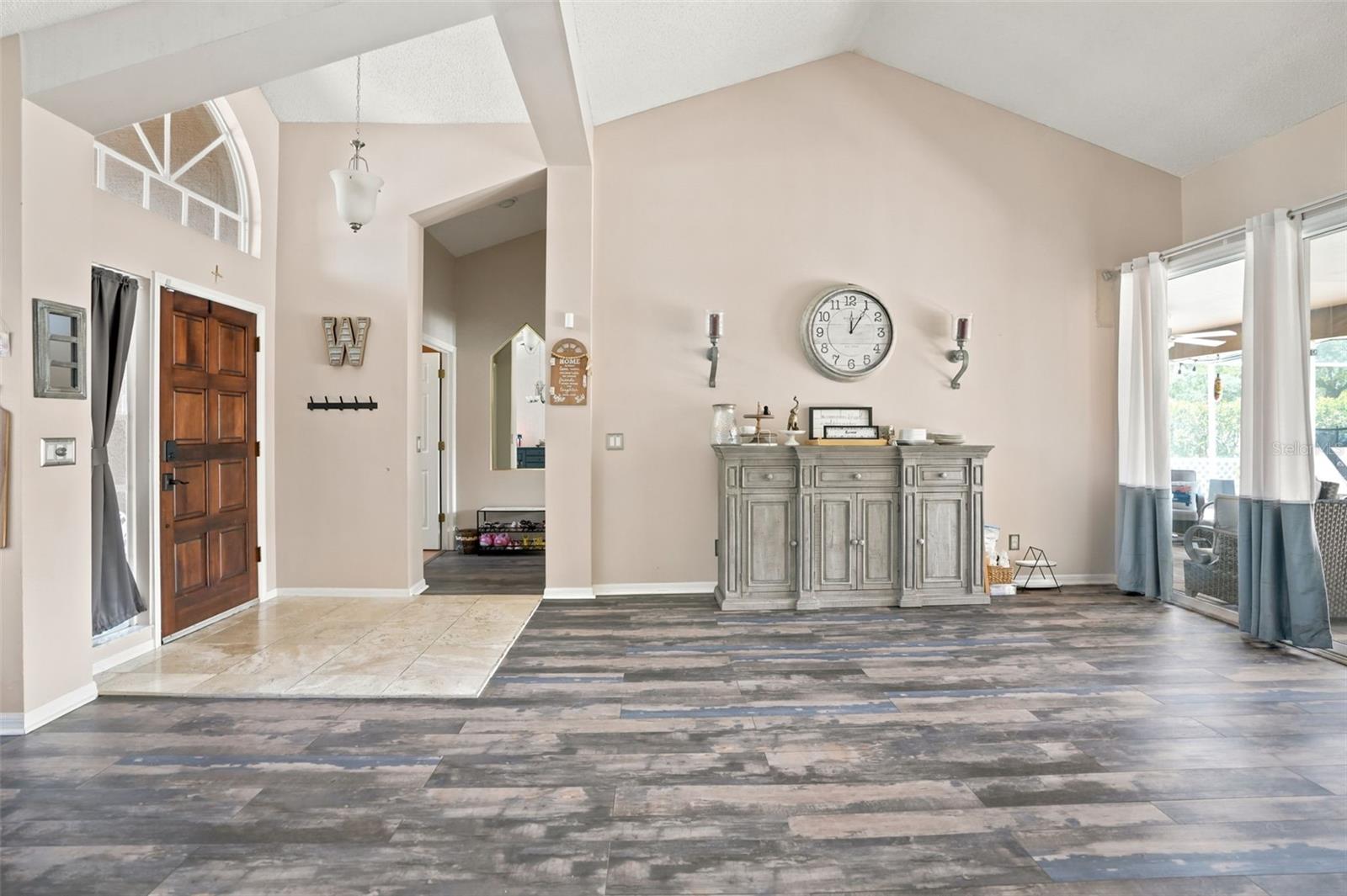 SEVEN HILLS - Residential