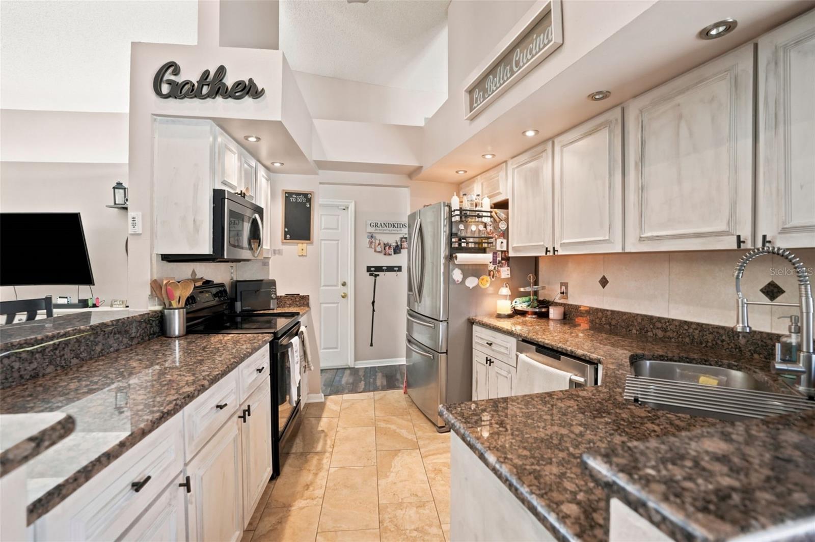 SEVEN HILLS - Residential