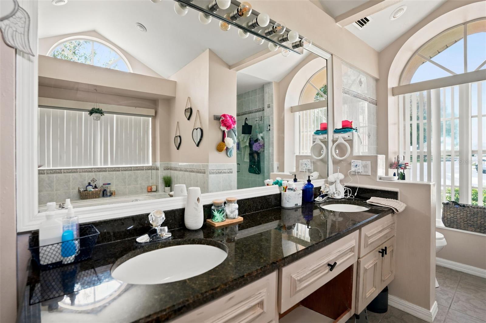 SEVEN HILLS - Residential