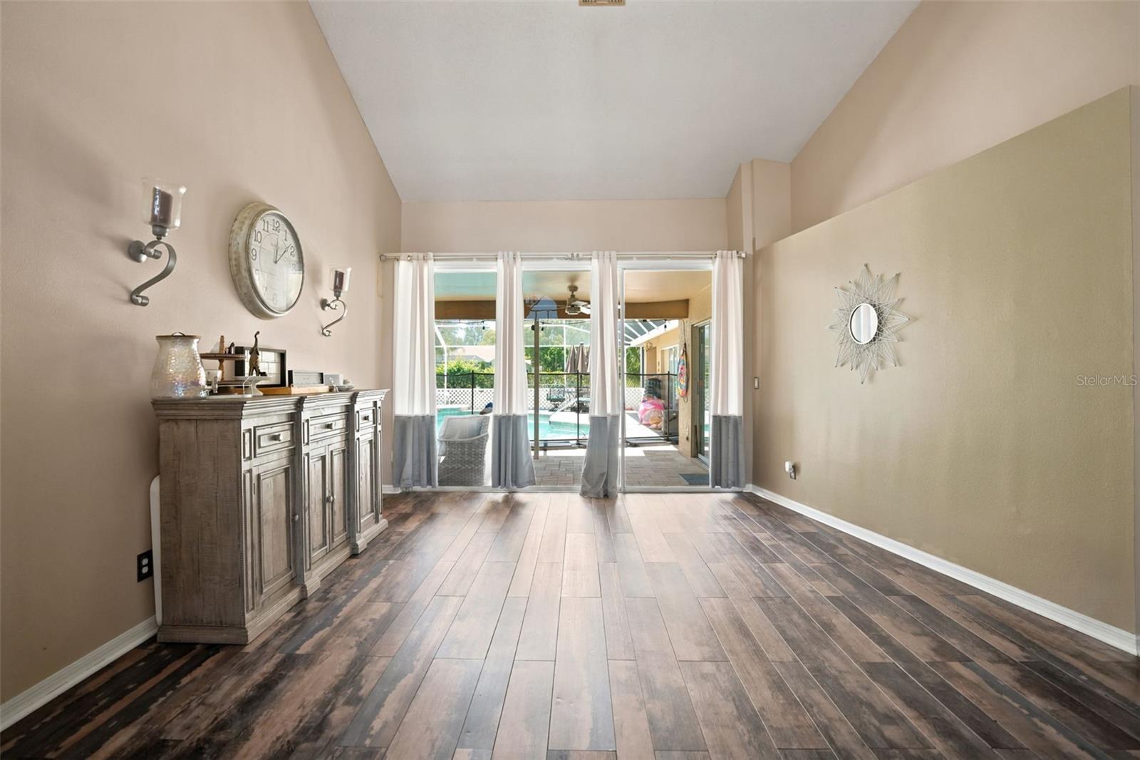 SEVEN HILLS - Residential