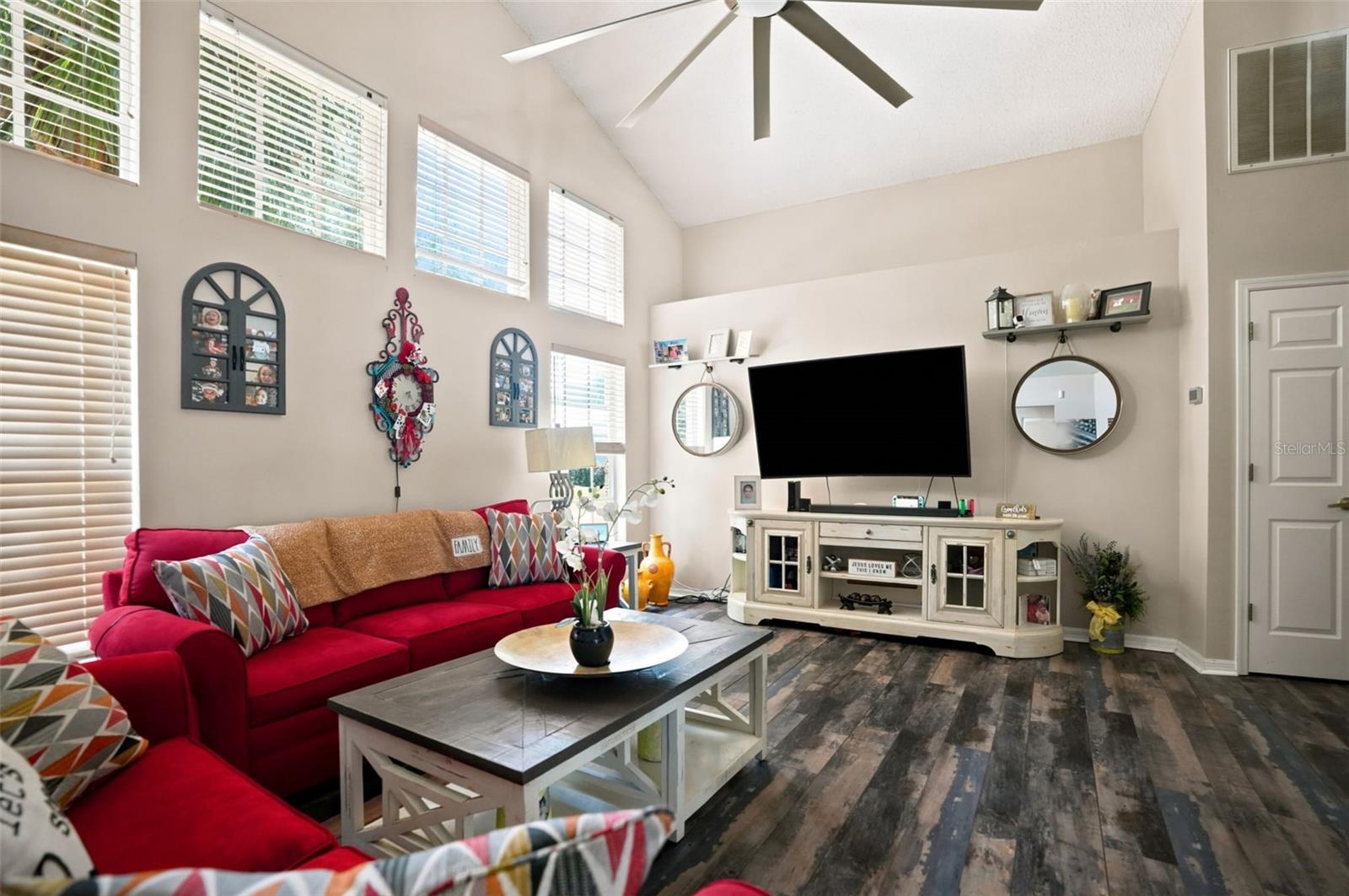 SEVEN HILLS - Residential