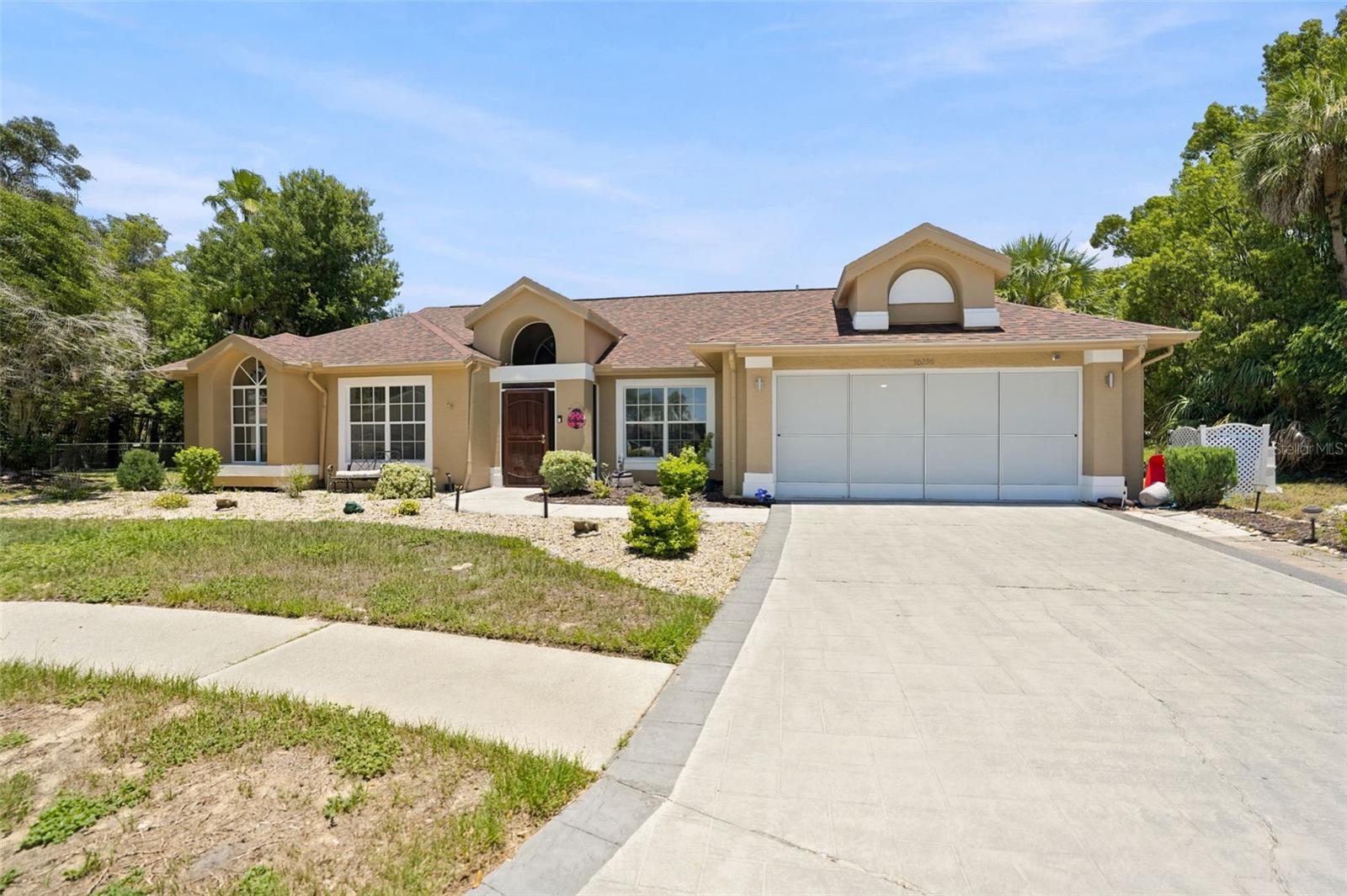 SEVEN HILLS - Residential