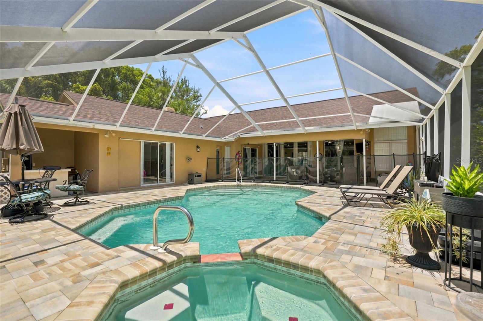 SEVEN HILLS - Residential