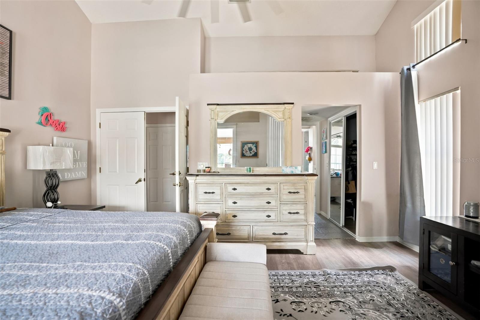 SEVEN HILLS - Residential