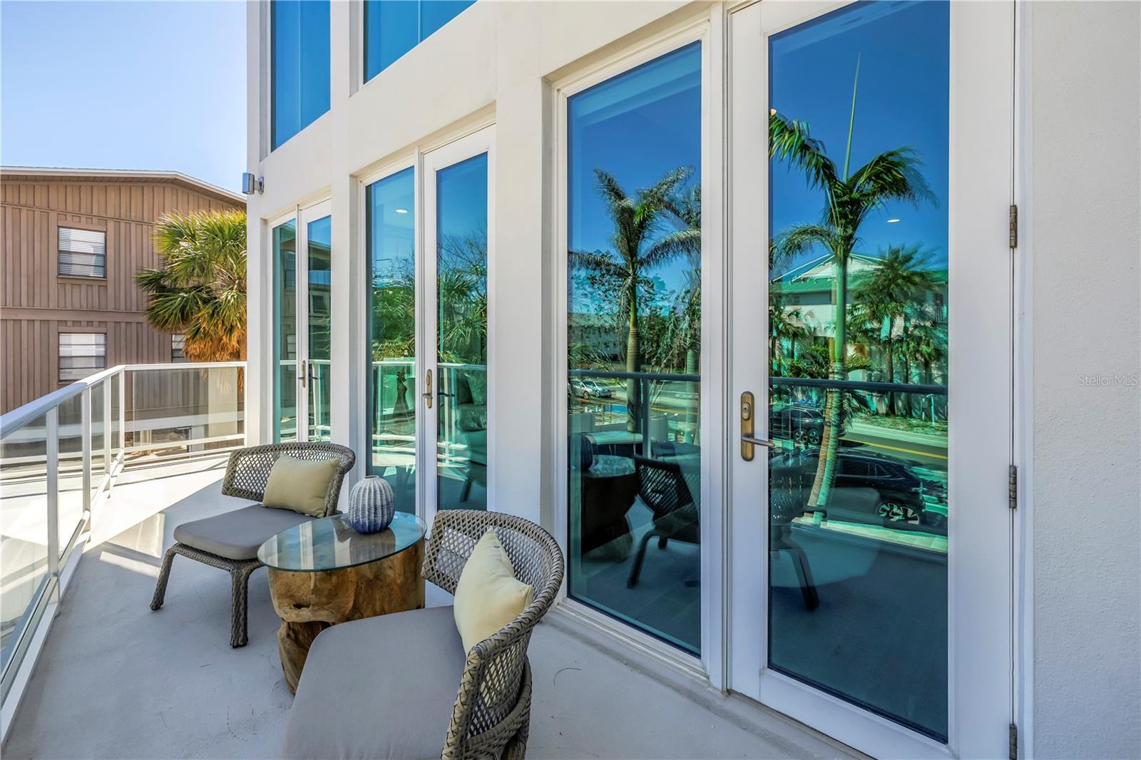 ONELLA CONDO - Residential