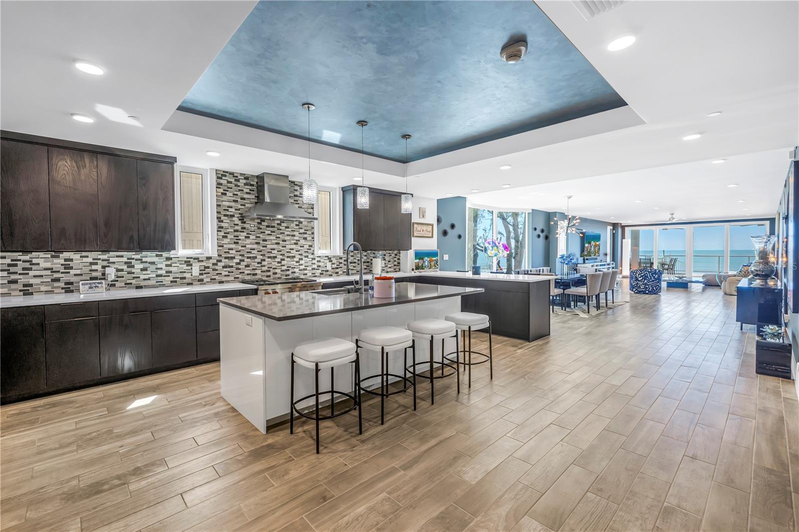 ONELLA CONDO - Residential