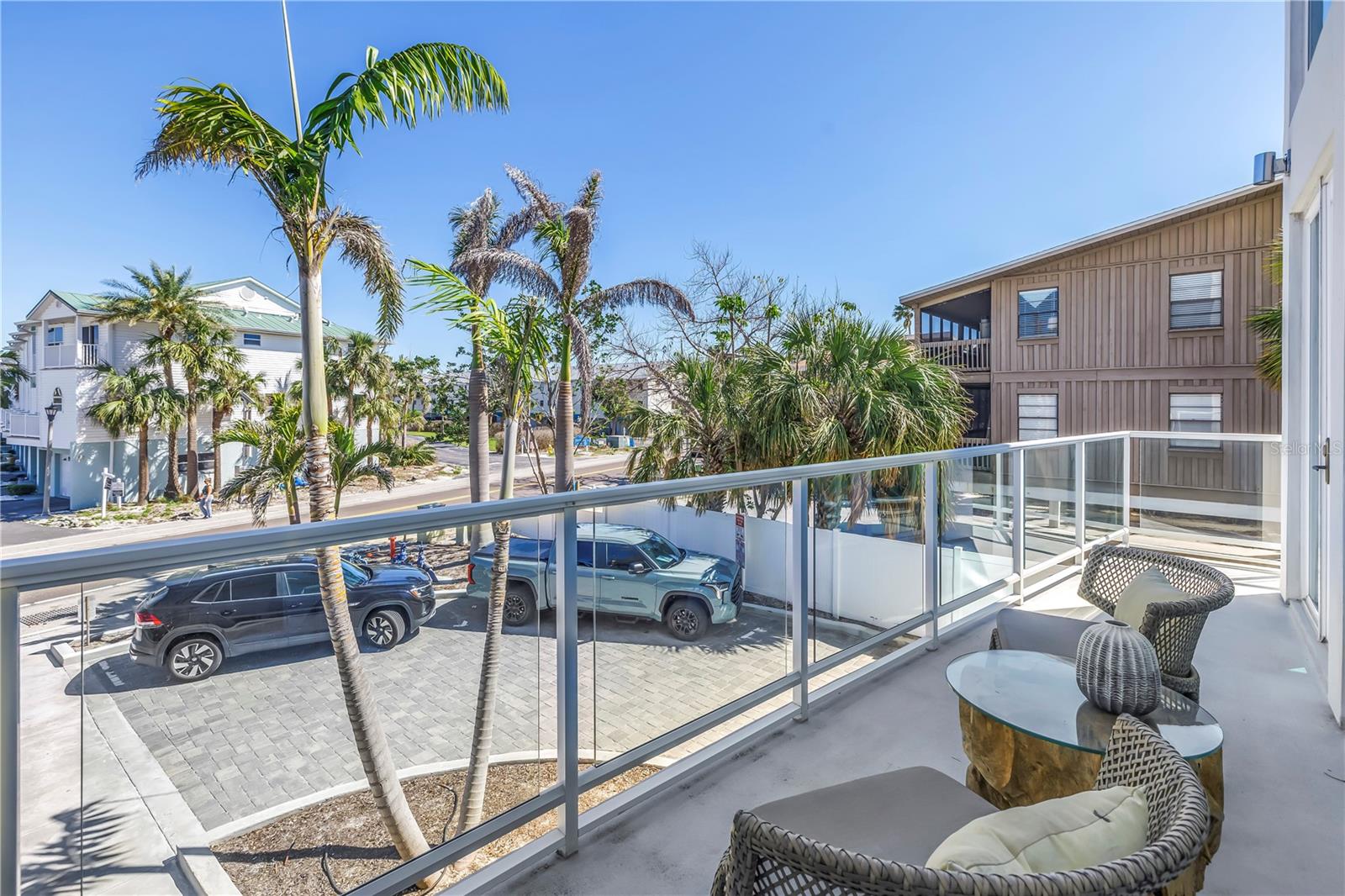 ONELLA CONDO - Residential