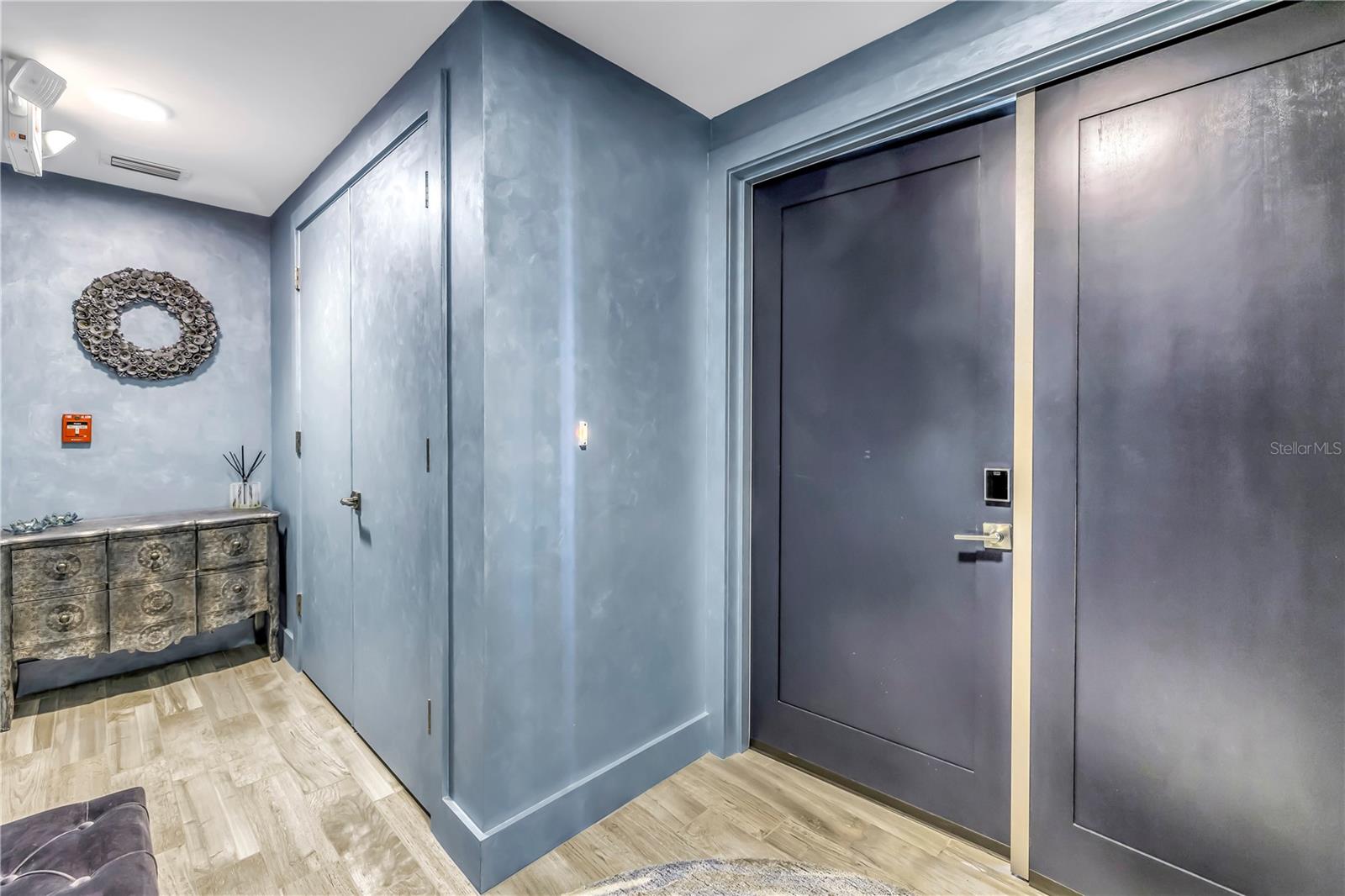ONELLA CONDO - Residential