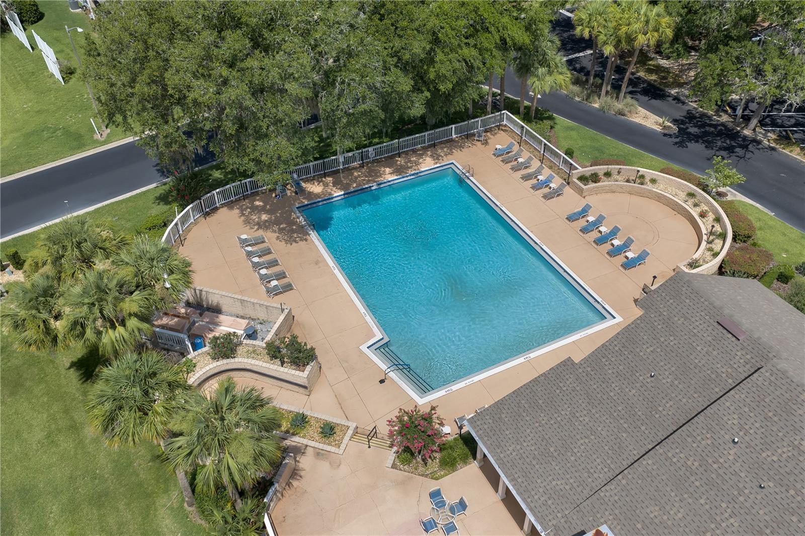 MEADOWBROOK - Residential