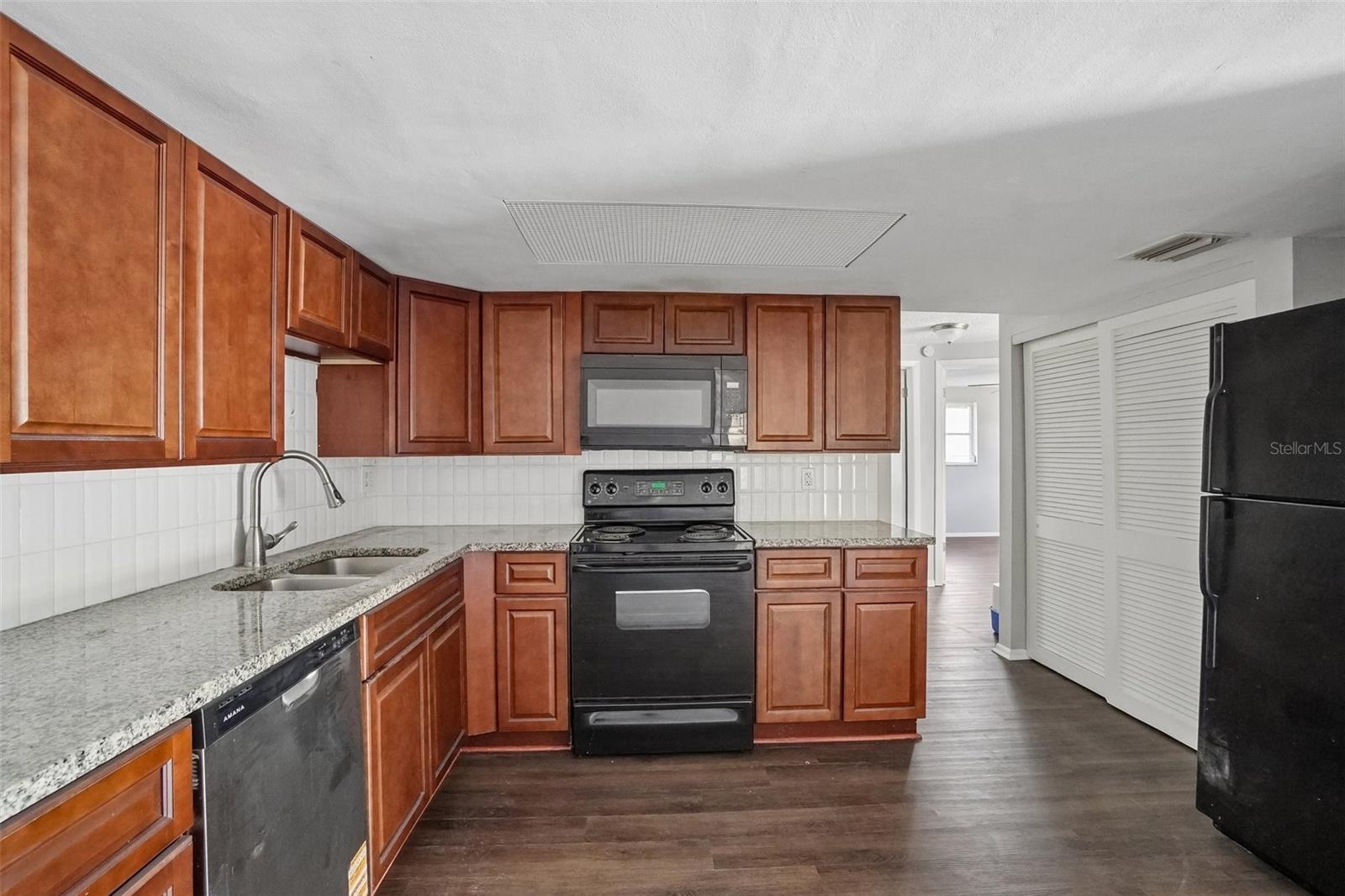 EMBASSY HILLS - Residential
