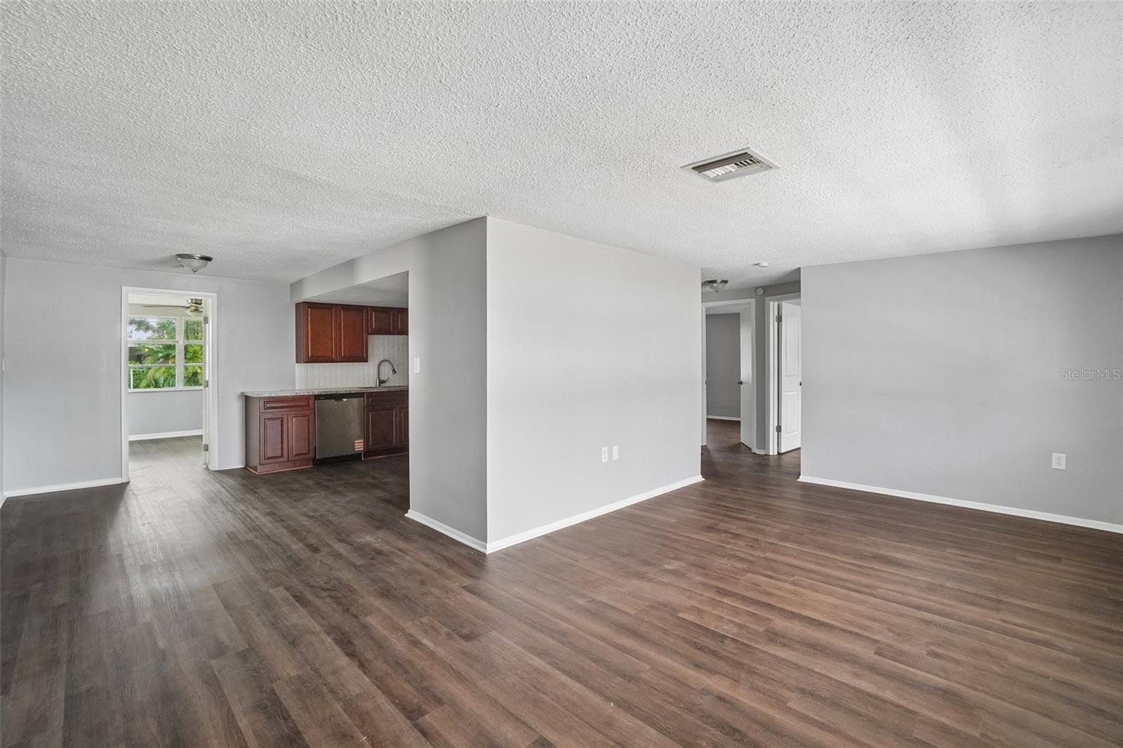 EMBASSY HILLS - Residential