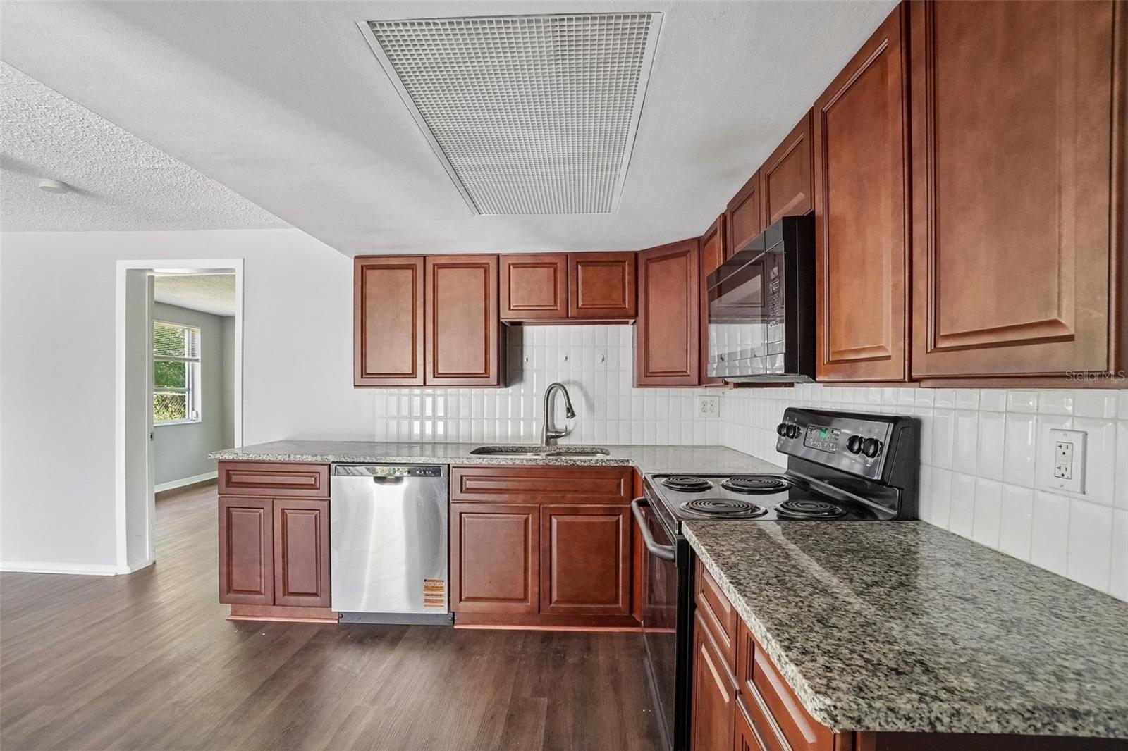 EMBASSY HILLS - Residential