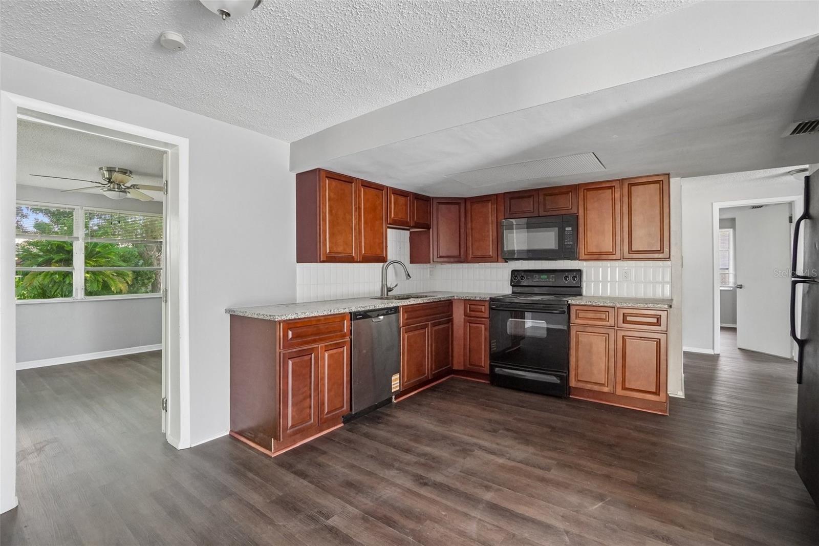 EMBASSY HILLS - Residential