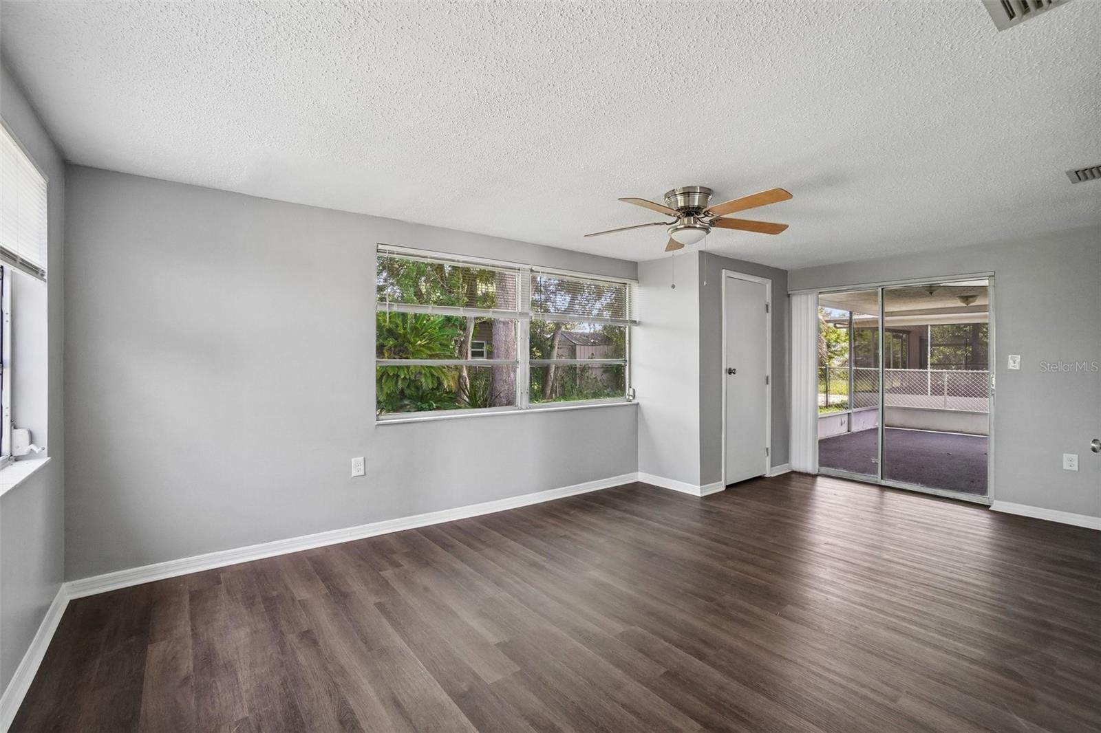 EMBASSY HILLS - Residential