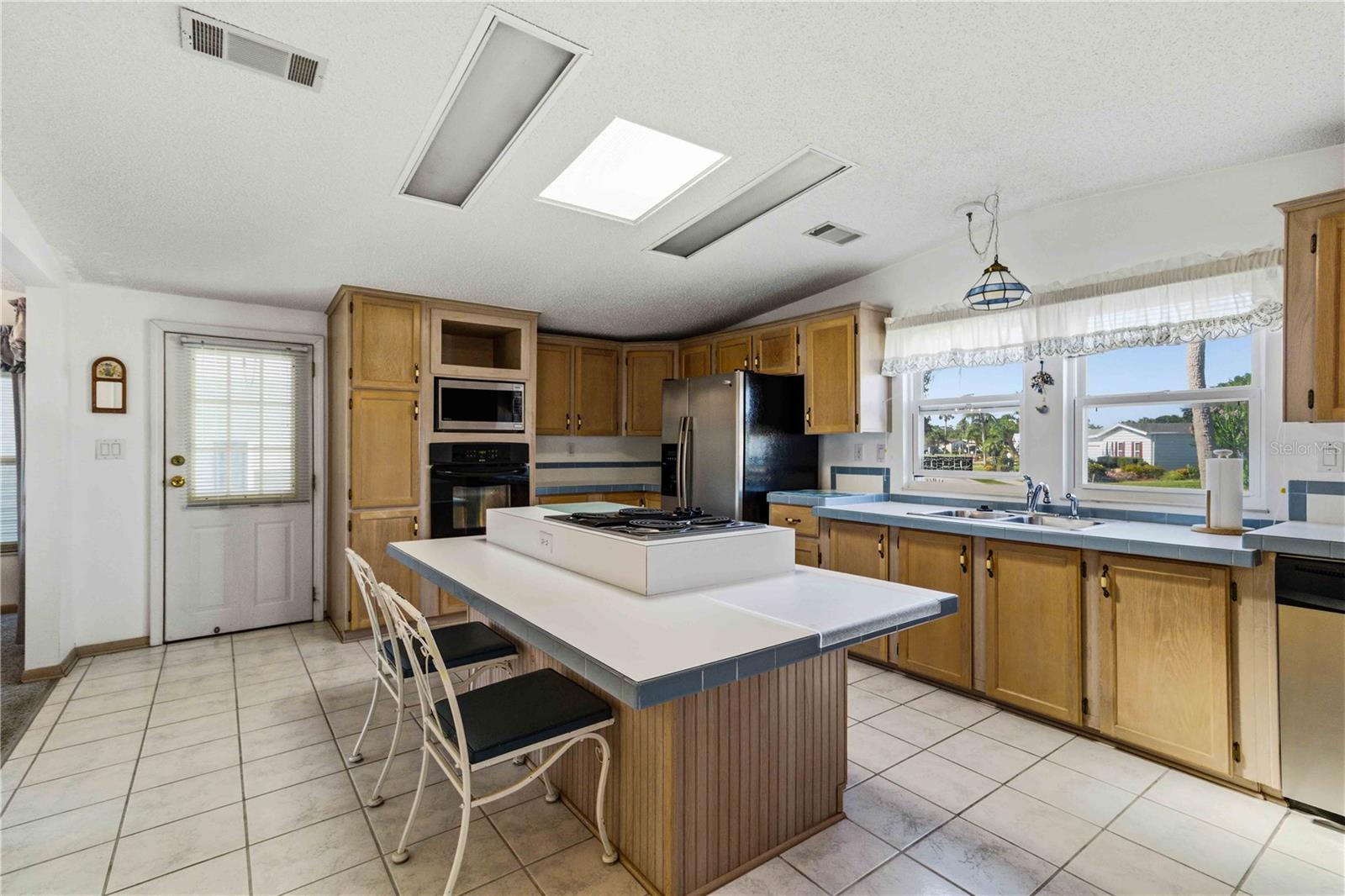 IMPERIAL LAKES ESTATES UNIT III - Residential