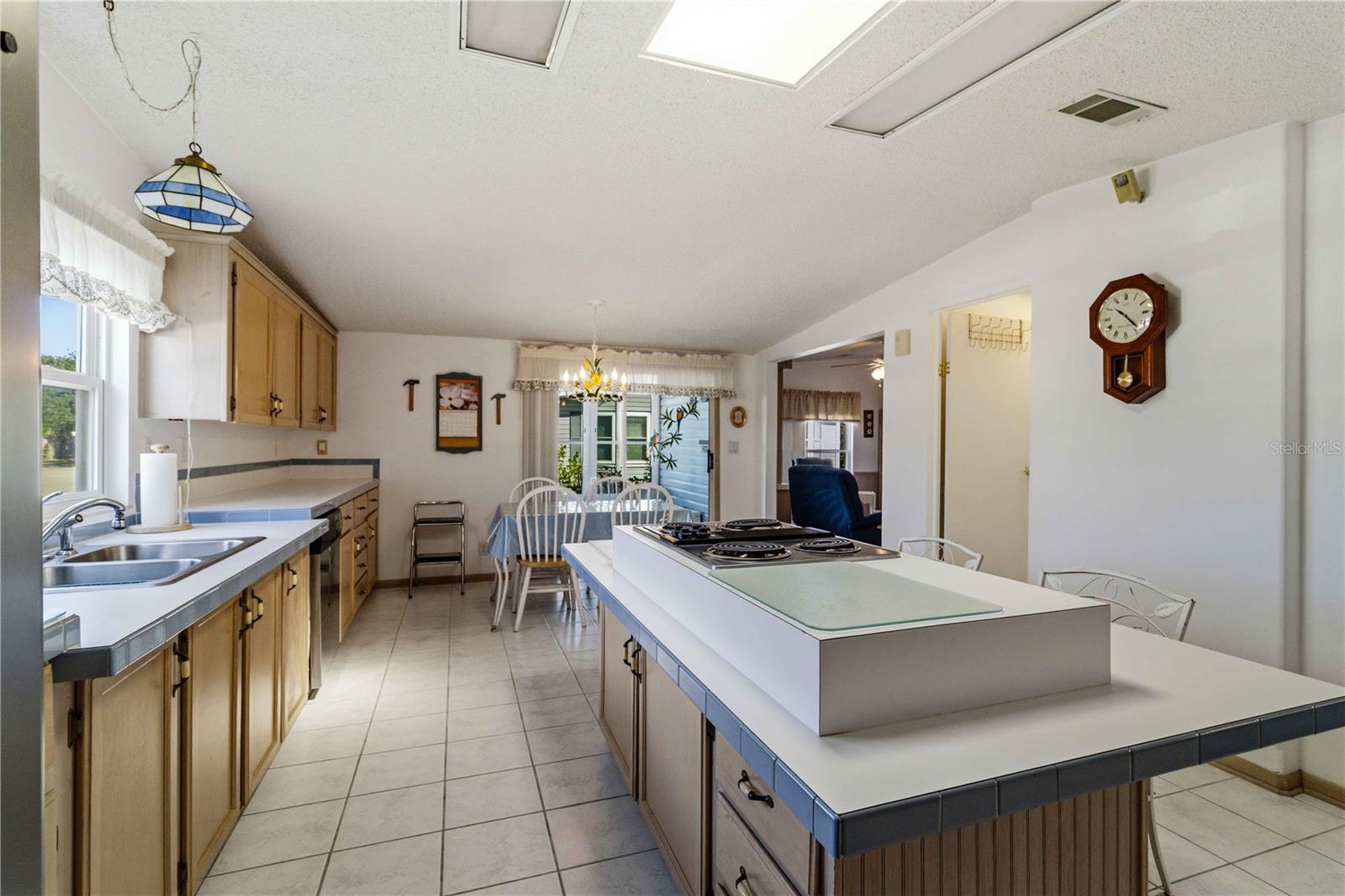 IMPERIAL LAKES ESTATES UNIT III - Residential
