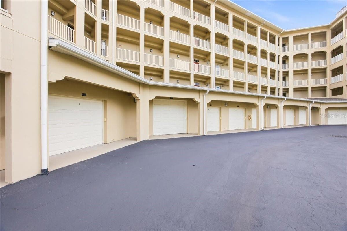 ARTISAN CLUB CONDO PH 6 - Residential