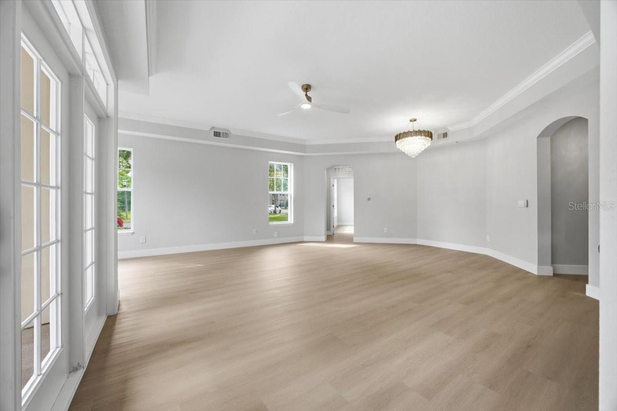 ARTISAN CLUB CONDO PH 6 - Residential