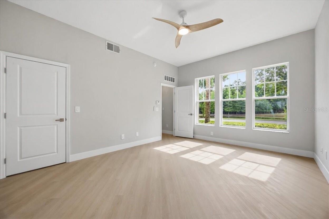 ARTISAN CLUB CONDO PH 6 - Residential