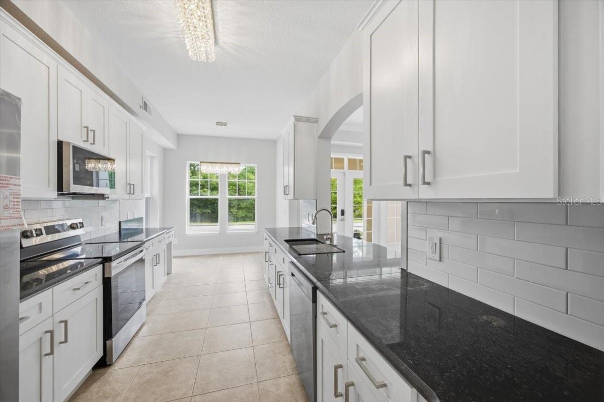 ARTISAN CLUB CONDO PH 6 - Residential
