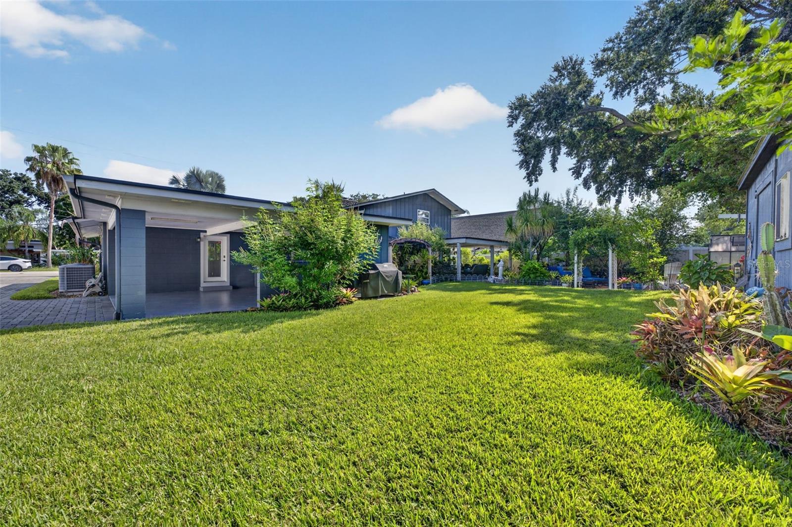 UNIVERSITY HEIGHTS - Residential
