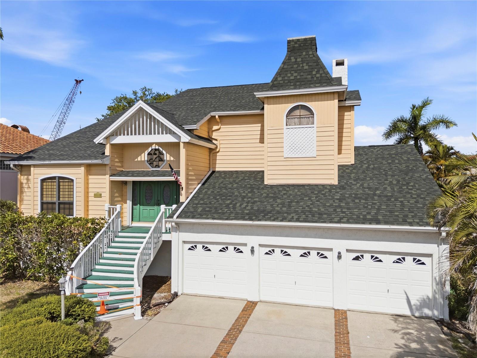 TIERRA VERDE - Residential