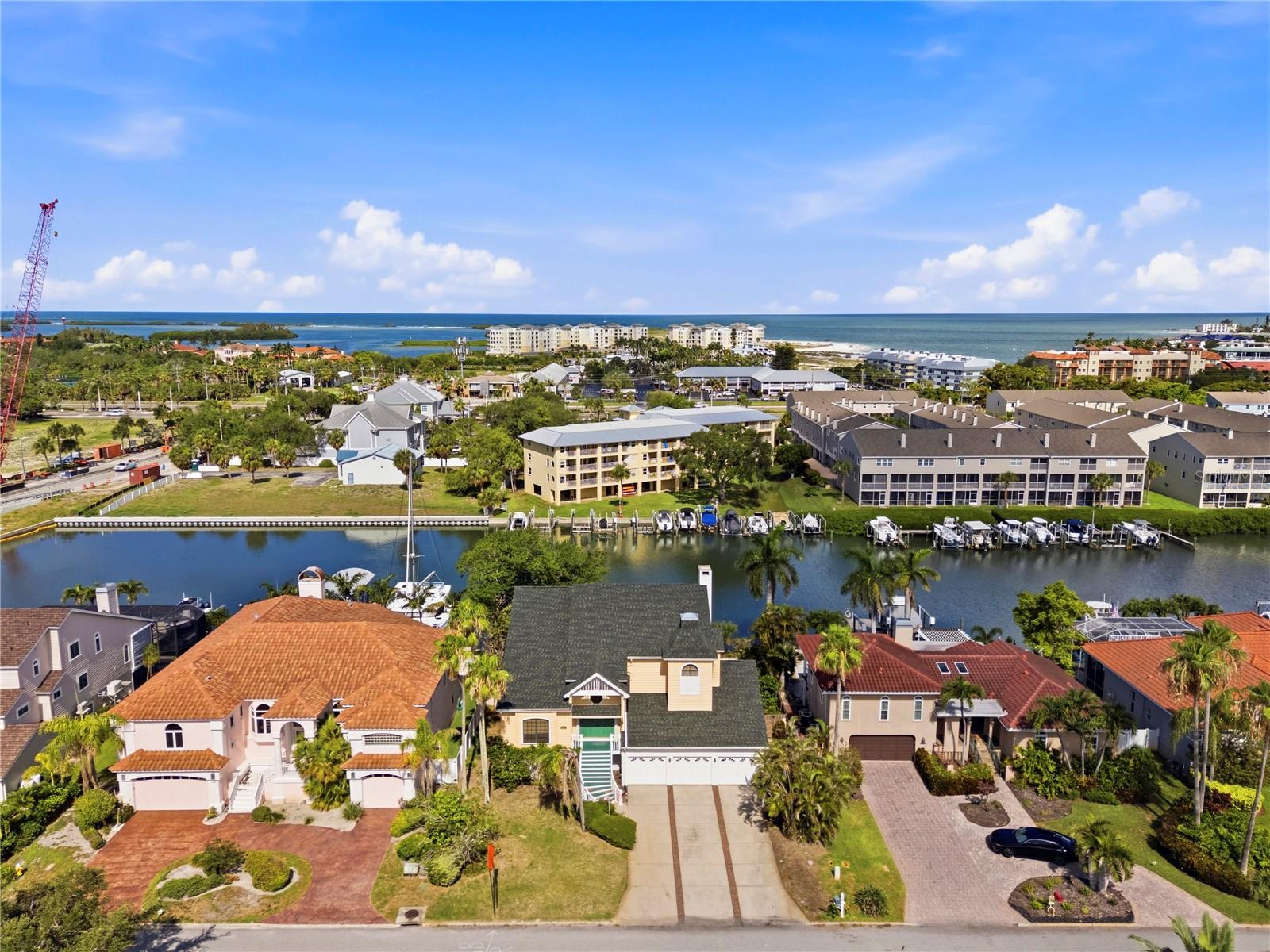 TIERRA VERDE - Residential