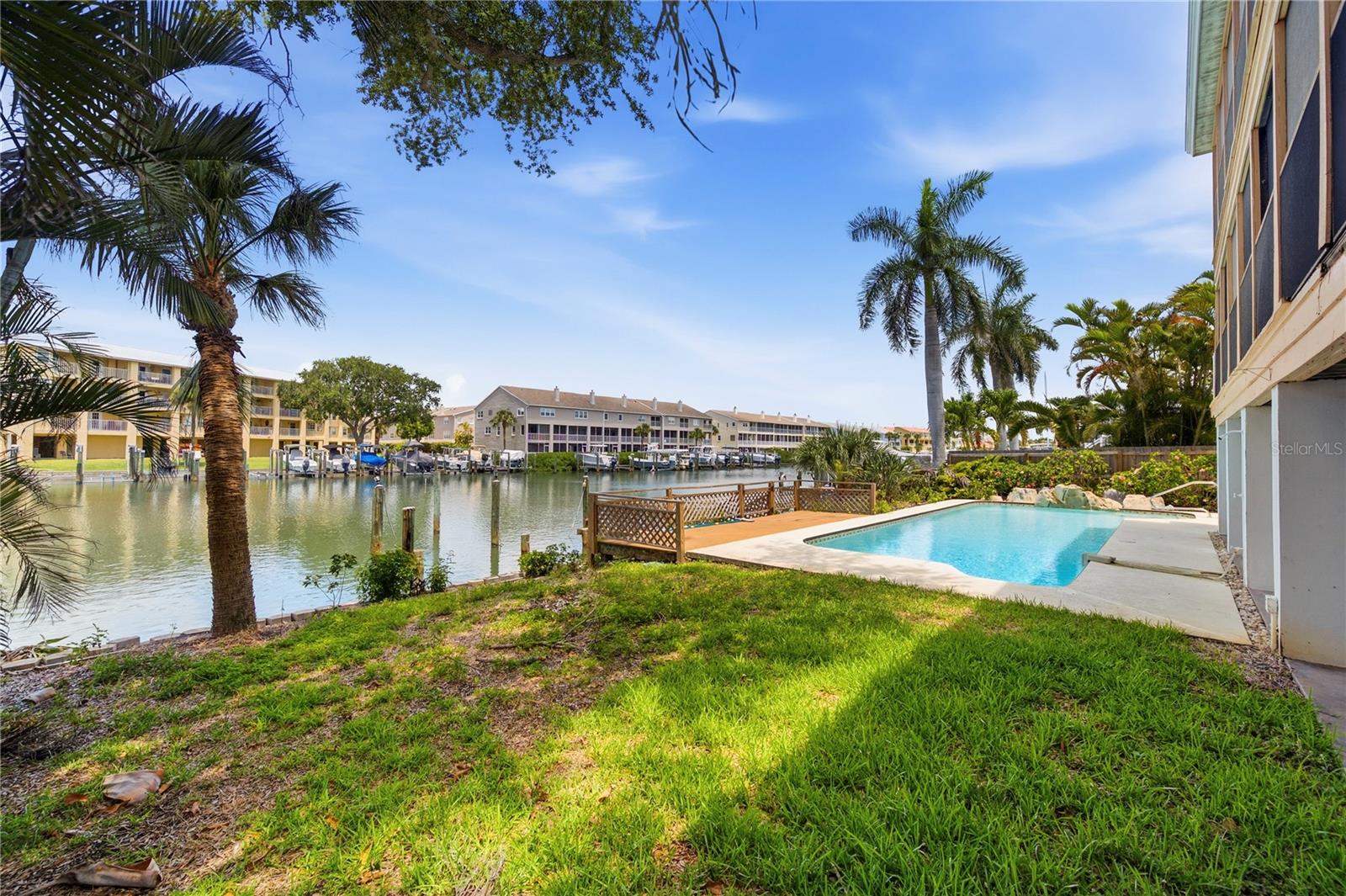 TIERRA VERDE - Residential