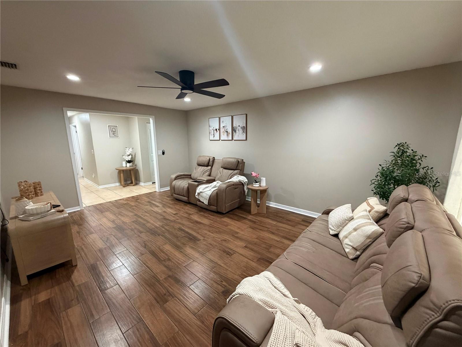 OAKMONT PARK - Residential