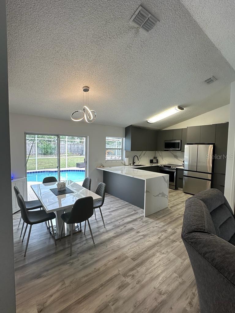 BENTLEY OAKS - Residential Lease