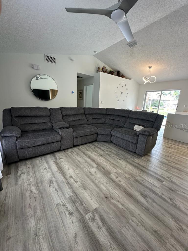 BENTLEY OAKS - Residential Lease