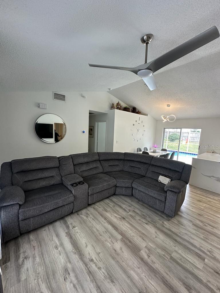 BENTLEY OAKS - Residential Lease