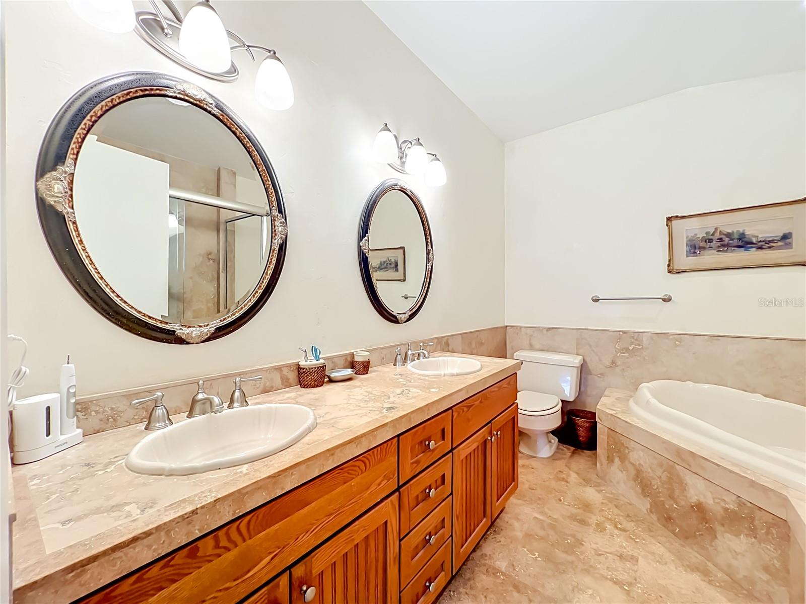 KILLARNEY POINT - Residential