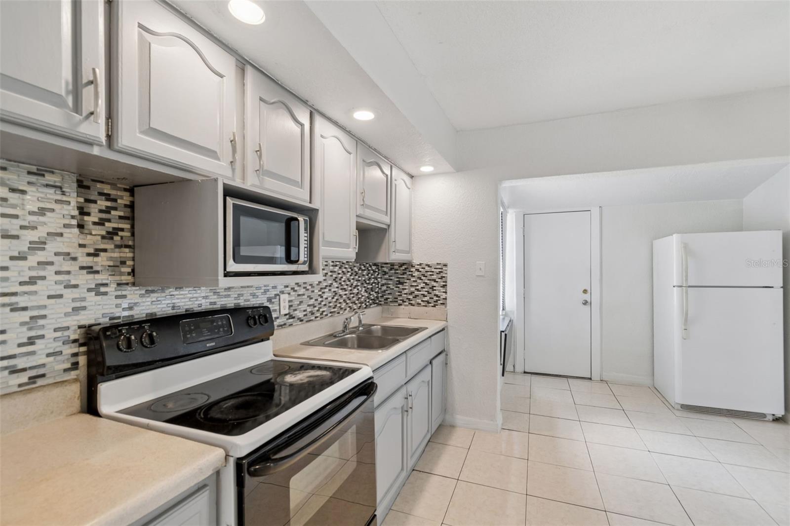 COLLINS PHILIP - Residential