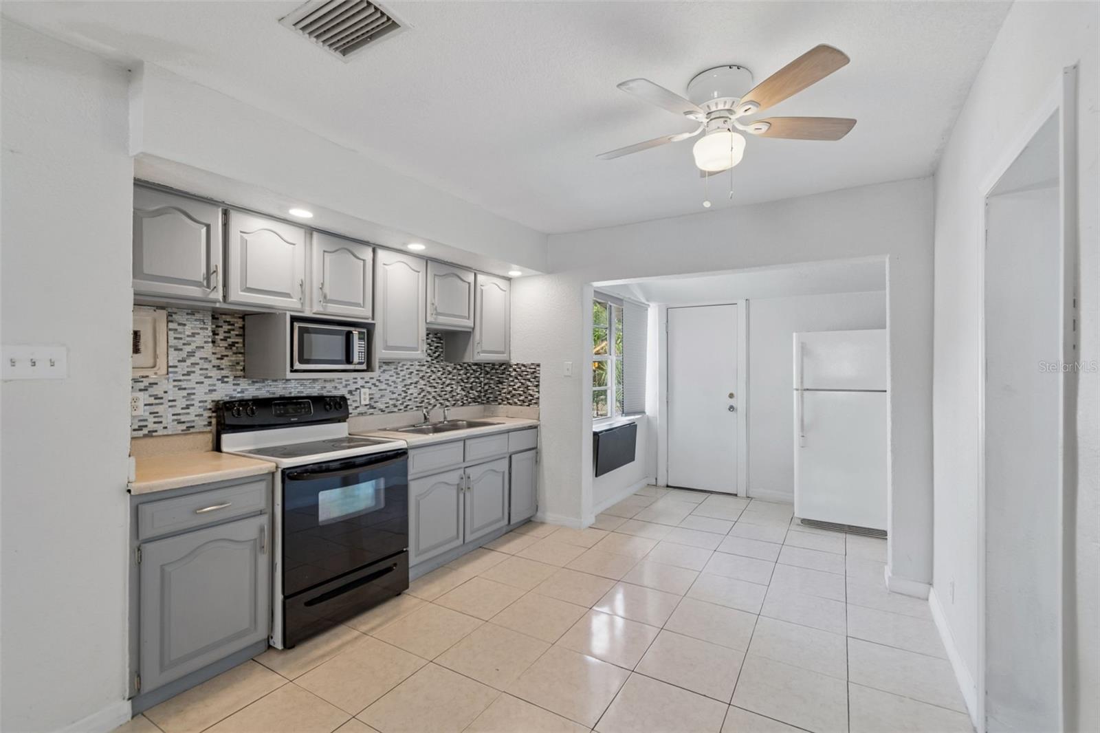 COLLINS PHILIP - Residential