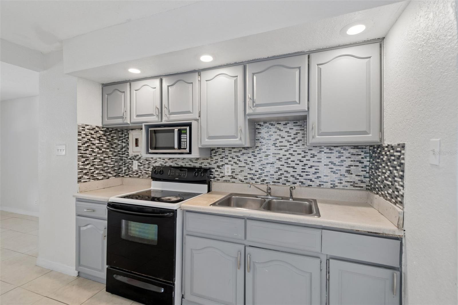 COLLINS PHILIP - Residential