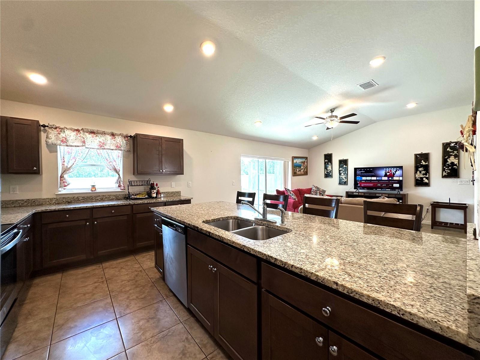 MARION OAKS - Residential