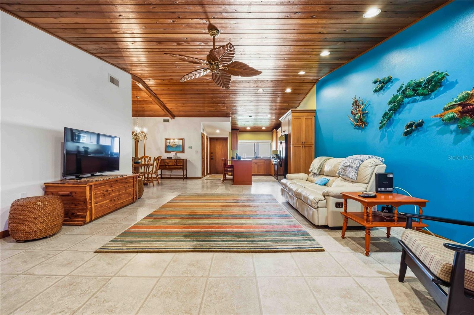 COUNTRY CLUB VILLAGE CONDO - Residential